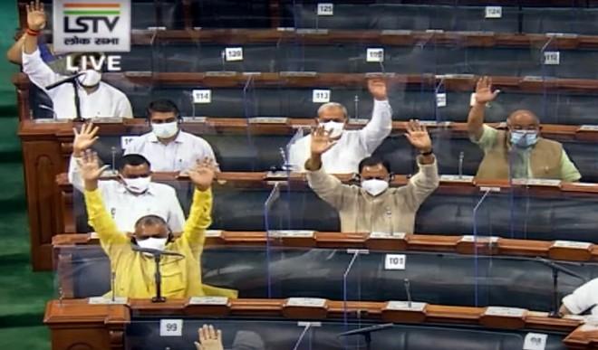 पेगासस और कृषि विधेयकों को लेकर हंगामा, लोकसभा की कार्यवाही दिन भर के लिए स्थगित