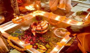 सैकड़ों साल पुरानी परंपरा निभाई गई, यादव बंधुओं ने बाबा का किया जलाभिषेक