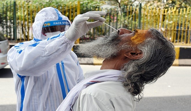 UP में संक्रमण दर कम होने पर भी टेस्टिंग जारी, 53 जिलों में नहीं मिला एक भी नया मामला