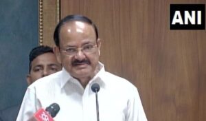 उपराष्ट्रपति वेंकैया नायडू ने पूर्व राष्ट्रपति APJ अब्दुल कलाम को दी श्रद्धांजलि