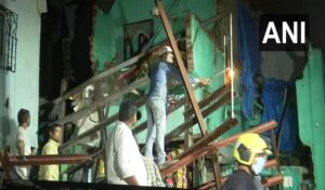 मुंबई के अंधेरी में गिरी चार मंजिला इमारत, छह लोग घायल