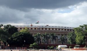 संसद में गतिरोध जारी, अगले सप्ताह कई महत्वपूर्ण विधेयक लाएगी सरकार, जानिए उनके बारे में