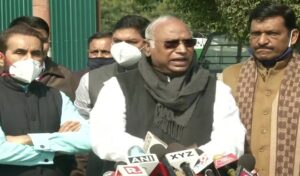 सदन नहीं चलने के लिए खड़गे ने सरकार को बताया जिम्मेदार, कहा- पेगासस पर होगी बहस तो खुल जाएगी पोल