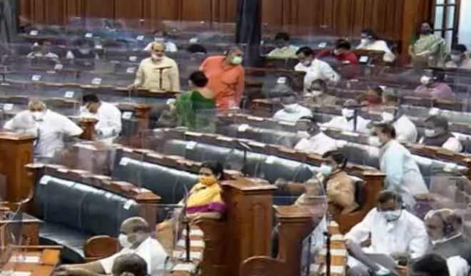 पेगासस मामला और अन्य मुद्दों को लेकर विपक्षी सदस्यों का हंगामा, लोकसभा की कार्यवाही बाधित
