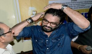 दिलीप घोष पर बरसे बाबुल सुप्रियो, कहा- खबरों में बने रहने के लिए कुछ भी करते रहते हैं