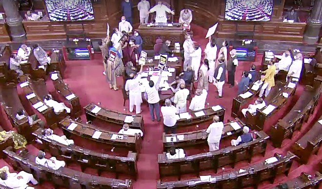 राज्यसभा में विपक्ष का हंगामा, बैठक दोपहर दो बजे तक स्थगित