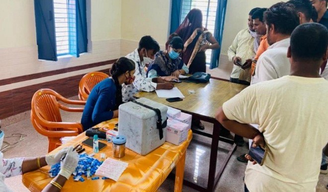 वैक्सीनेशन के मेगा ड्राइव में मेरठ के लोगों में दिखा गजब का उत्साह, खूब लगी वैक्सीन