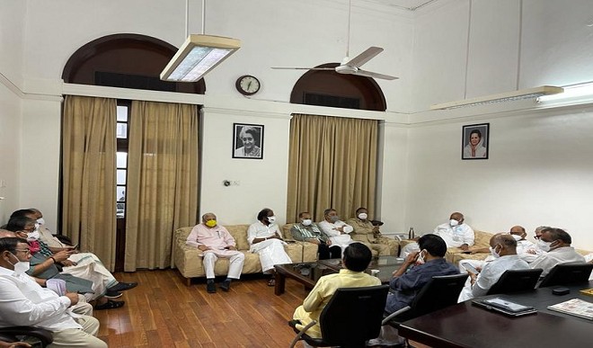 जासूसी कांड के लिए एकजुट विपक्ष, शरद पवार के घर विपक्षी नेताओं की बैठक के बाद बयान जारी कर कहा- पेगासस पर चर्चा जरूरी