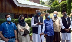 गुपकर गठबंधन के नेताओं ने अनुच्छेद 370 हटाए जाने की दूसरी वर्षगांठ पर बैठक की