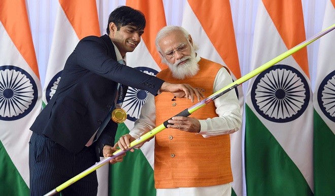 पीएम मोदी को मिले गिफ्ट्स की हुई नीलामी, नीरज चोपड़ा का भाला डेढ़ करोड़ में बिका