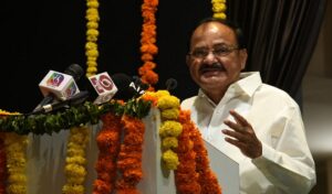 उपराष्ट्रपति एम वेंकैया नायडू की कामना, देश में शांति और समृद्धि लेकर आए दशहरा