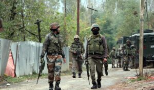 जम्मू-कश्मीर में आतंकवाद विरोधी सेना का अभियान, अब तक 7 जवान शहीद, लश्कर के कमांडर को घेरा