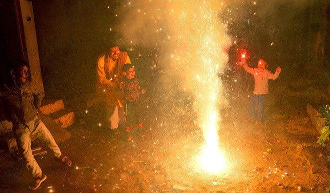 युद्ध के दौरान हथियार नहीं डाले जाते, त्योहारों को पूरी सतर्कता से मनाना होगा: PM मोदी