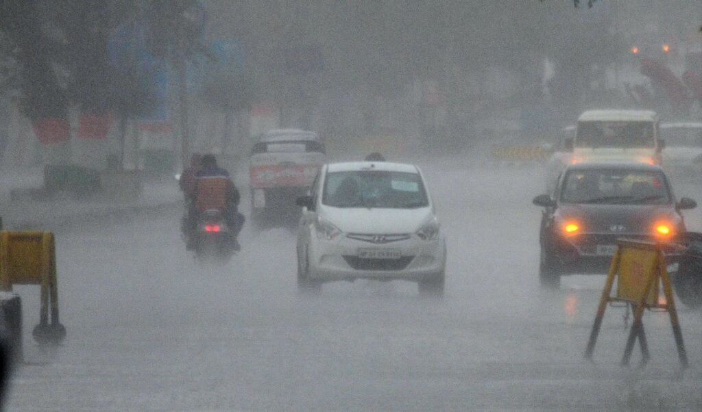 Cyclone Jawad | चक्रवात को लेकर तीन राज्यों में हाई अलर्ट, भयंकर तबाही मचाने की संभवना, भारी बारिश शुरू