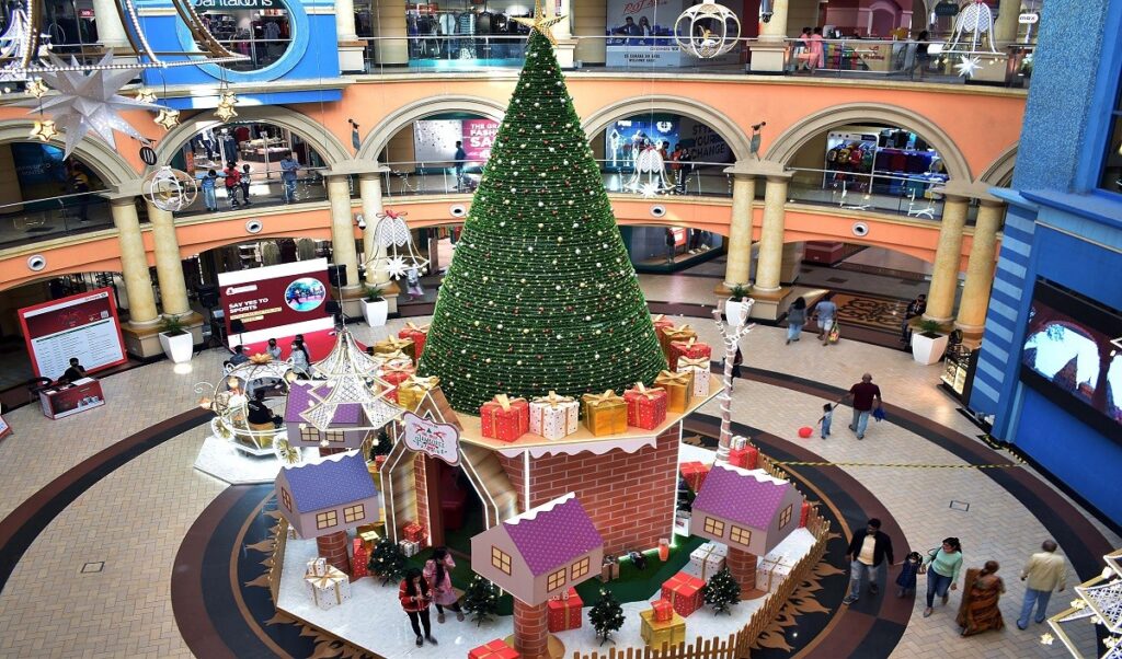 ओमीक्रोन के खतरे के बीच दिल्ली में नहीं दिखी क्रिसमस की रौनक