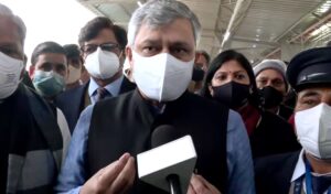उम्मीदवारों के प्रदर्शन पर रेल मंत्री का बयान, ‘अपनी संपत्ति’ को नष्ट न करें, शिकायतों का समाधान करेंगे