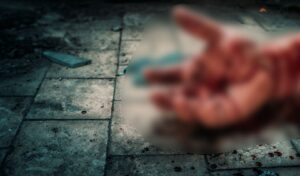 पत्नी और बेटे ने की बैंक अधिकारी की हत्या, आत्महत्या जैसा दिखाने के लिए सातवीं मंजिल से नीचे फेंका शव