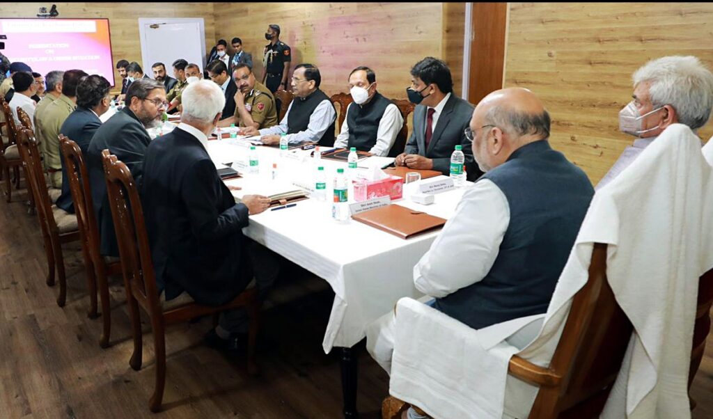 उत्तराखंड में सरकार गठन को लेकर अमित शाह के आवास पर भाजपा नेताओं की बैठक