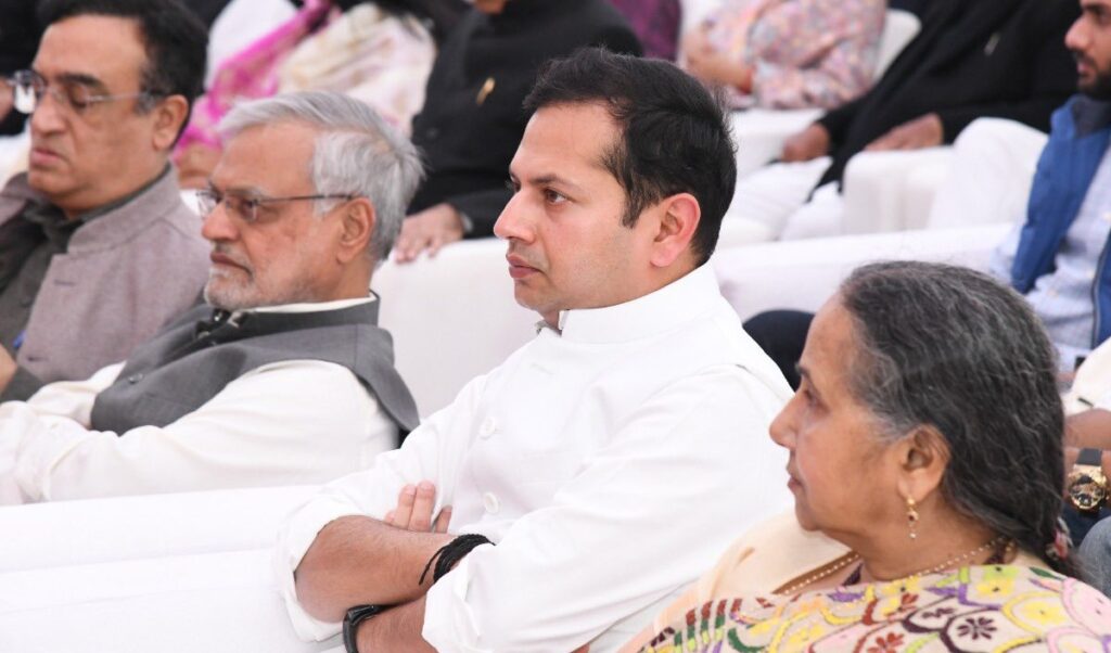 राजस्थान के CM अशोक गहलोत के बेटे वैभव के खिलाफ महाराष्ट्र में FIR, बीजेपी ने उठाए सवाल, जानें क्या है मामला