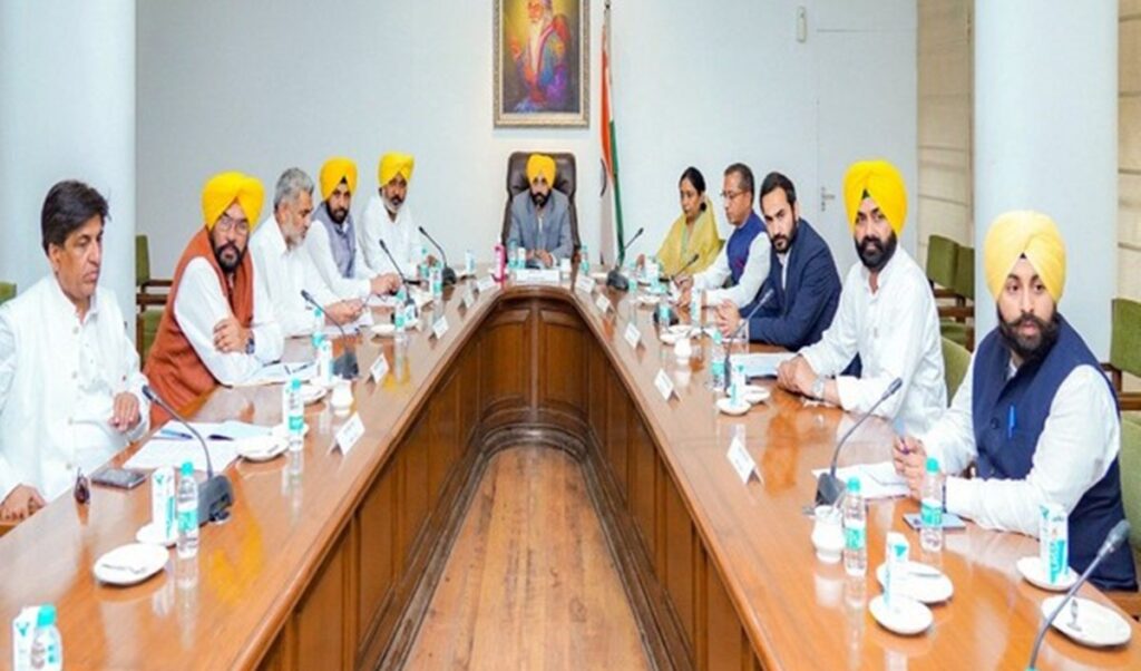 पंजाब के मुख्यमंत्री मान ने 25,000 सरकारी पदों पर भर्ती की घोषणा की