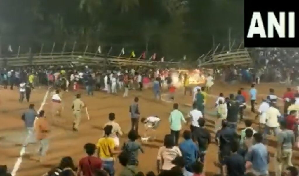 दर्शकों से खचा-खच भरा था स्टेडियम, गैलरी का हिस्सा गिरा, 200 लोग घायल, वीडियो में कैद खौफनाक तस्वीर